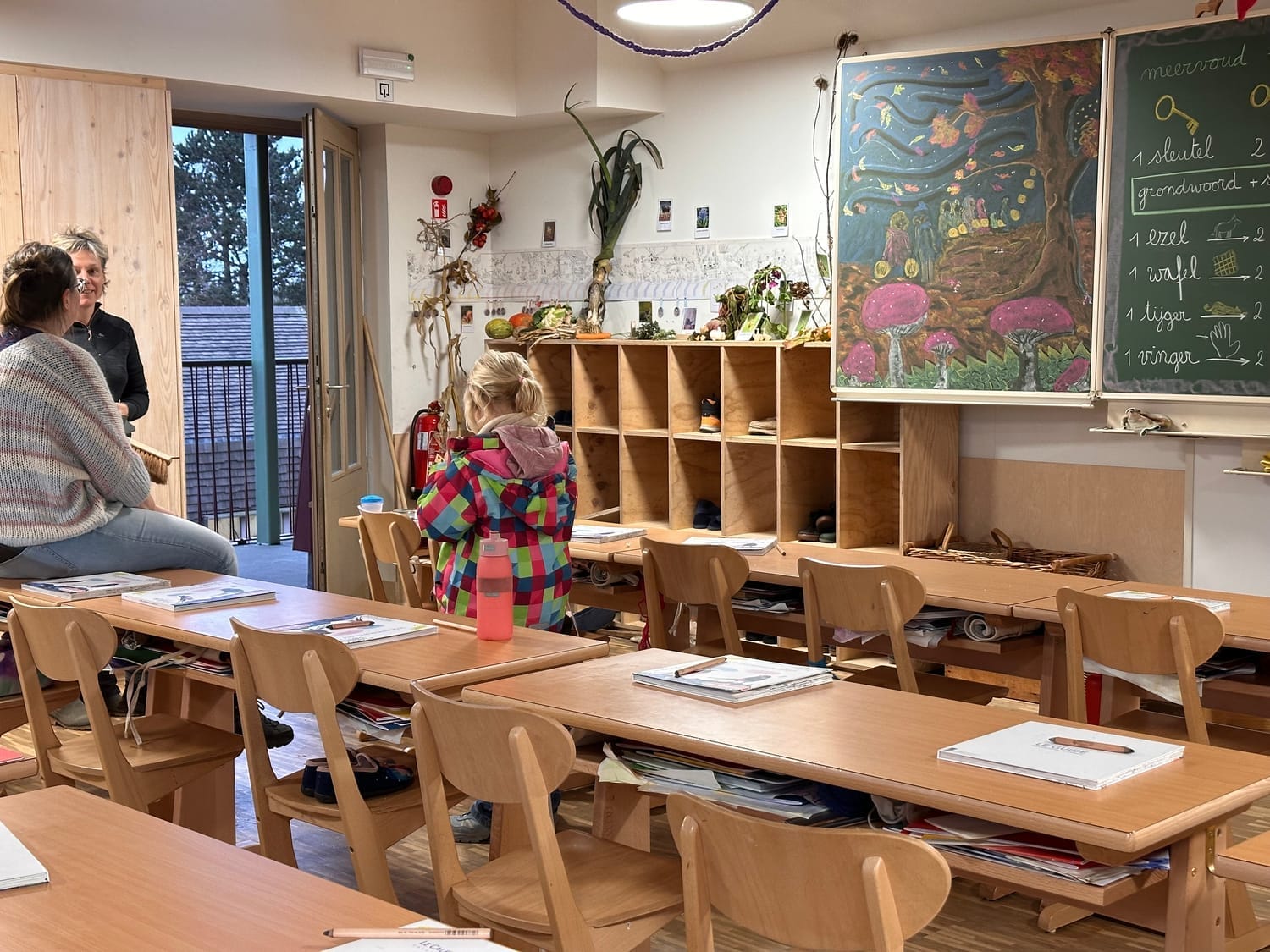 Le Calendrier Panoramique affiché au-dessus des casiers des enfants