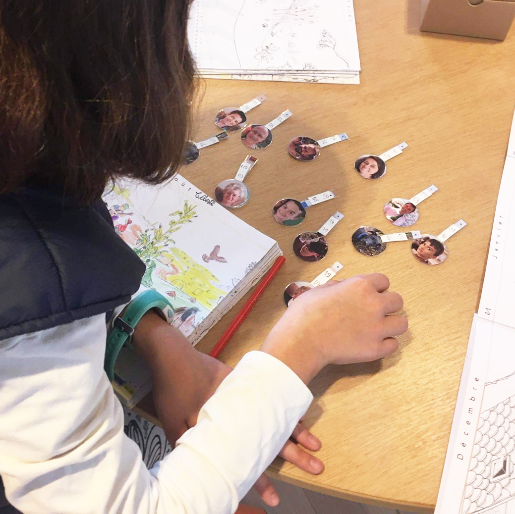 Étiquette personnalisée avec la photo d'un enfant pour le Calendrier Panoramique