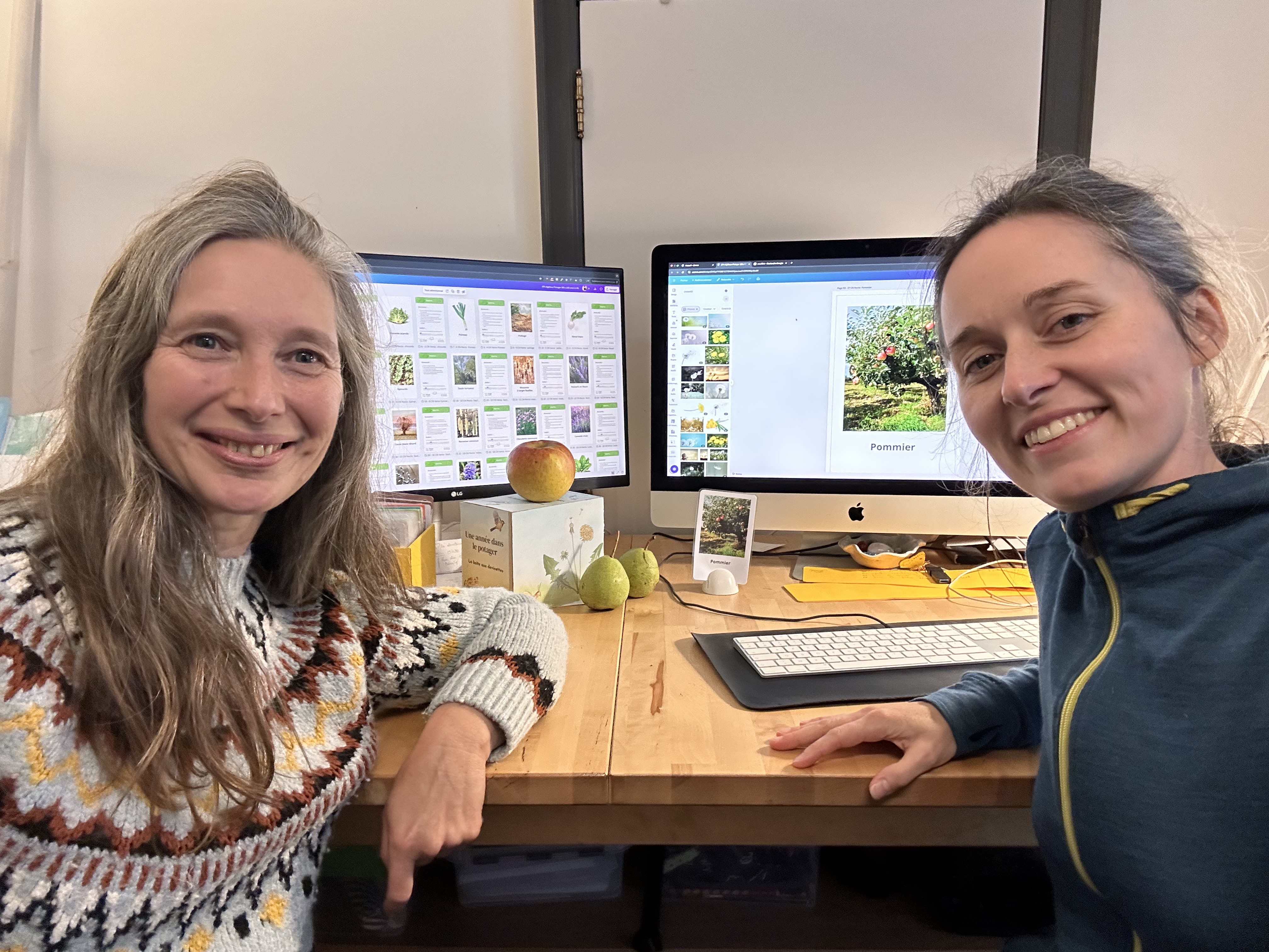 Les cartes devinettes prennent forme lors de la relecture collaborative