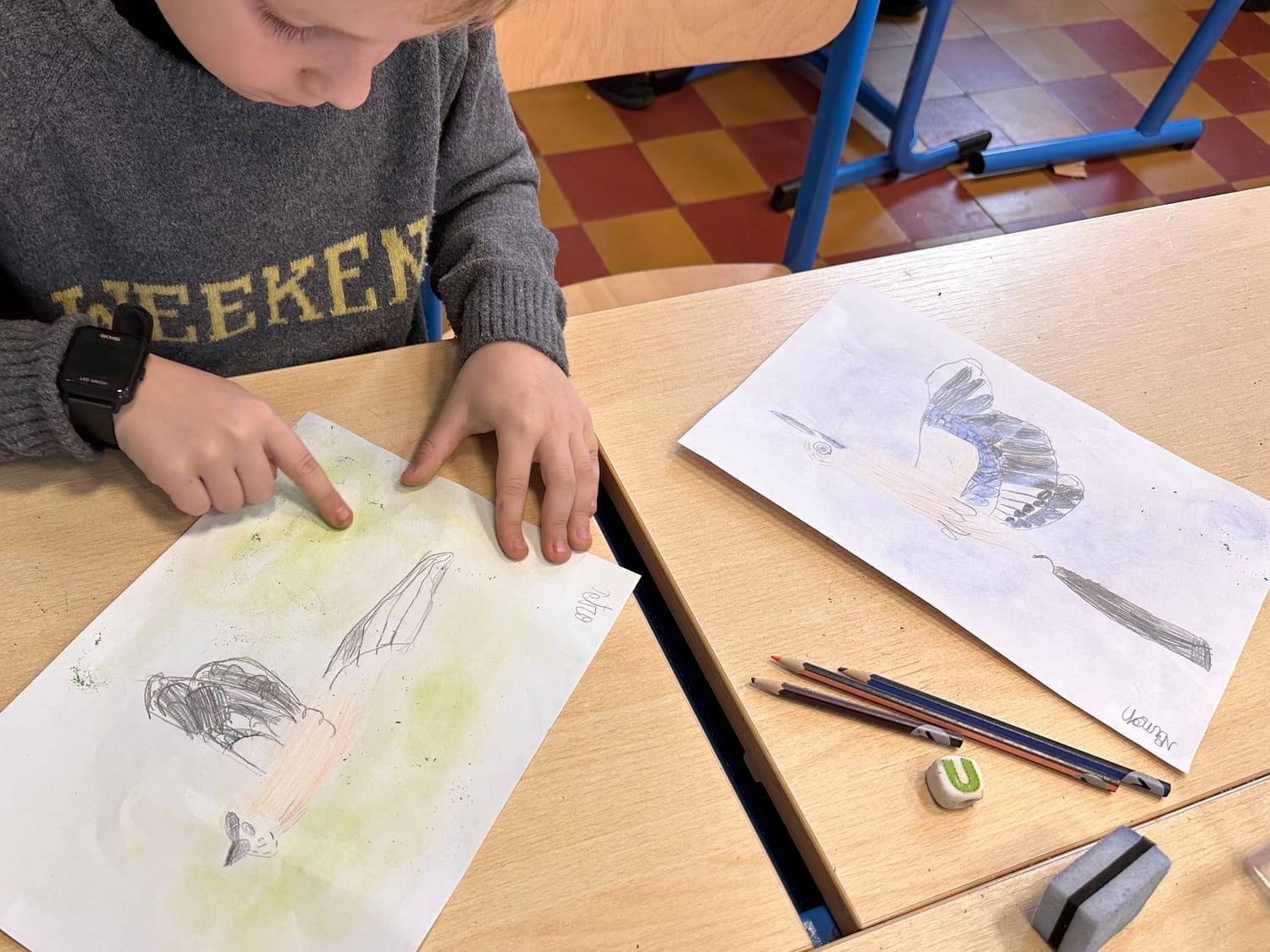 Un joli fond vert réalisé avec la technique de poudre de crayon par Petro